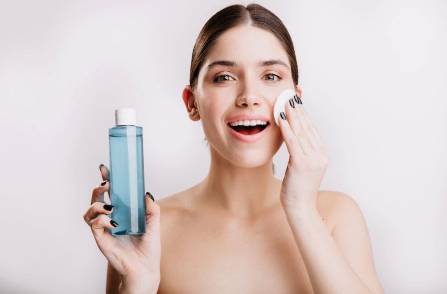 Urutan Skincare Basic Untuk Kulit Sensitif Pakai Toner Non Alk