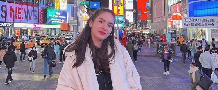 5 Perawatan wajah bebas jerawat Steffi Zamora, konsumsi jus seledri