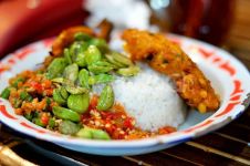 Sego Sambel Cak Uut, kuliner di Malang yang pedasnya nampol