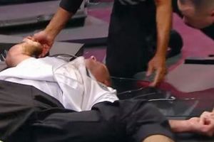 Aksi ekstrem ini bikin pegulat WWE Shane Mc Shanon cedera parah