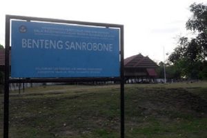 Wisata sejarah Fort Sanrobone Makassar