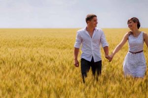 10 Sikap yang harus dipegang oleh semua pasangan yang sedang pacaran