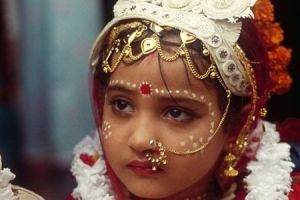 3 Kisah anak-anak memutuskan menikah, ada yang alasannya bikin haru