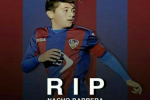 Pesepak bola U-17 asal Spanyol meninggal dunia saat pertandingan