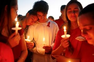 Mengenang 17 korban penembakan SMA Stoneman Douglas AS