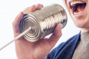6 Cara jitu agar orang lain mau mendengarkanmu saat berbicara