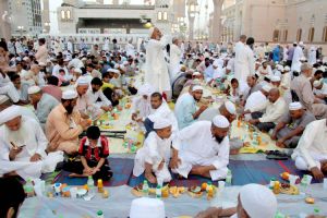 5 Masjid di Jogja ini beri takjil gratis pas Ramadhan, wajib coba nih