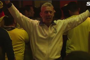 Fans Inggris ini masuk ke bar suporter Kolombia dan rayakan kemenangan