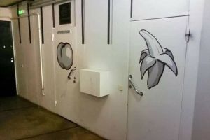 10 Penanda di toilet umum, kocak dan kreatif nih!