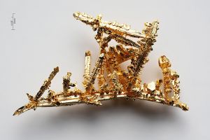 Kenapa emas mahal dan disebut logam mulia? Ini 6 kehebatannya