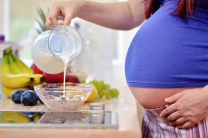 Ini 7 asupan gizi yang dibutuhkan ibu hamil untuk tambah berat janin