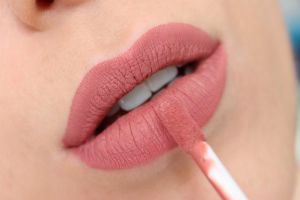 5 Hal yang kamu harus tahu sebelum pakai lipstick matte