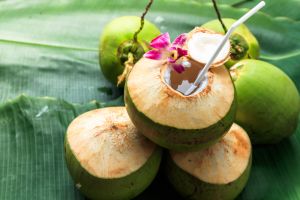 5 Manfaat jika menambahkan air kelapa muda dalam masakan