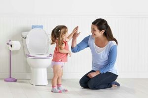 Membuat anak menjadi disiplin dengan Toilet Training, emang bisa?