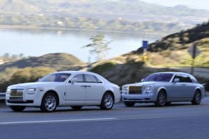 Lebih suka Rolls-Royce Ghost atau Phantom? Ini ulasannya