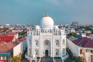 5 Masjid cantik ini terletak di Jakarta, arsitekturnya unik