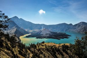 7 Summit Indonesia ini bisa jadi alternaltif liburan yang menantang