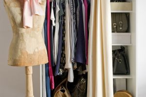 4 Cara menyimpan barang-barang fashion kamu agar tetap awet