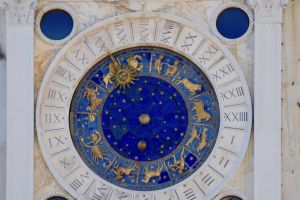 Sekilas tentang astrologi dan tarot yang perlu kamu tahu