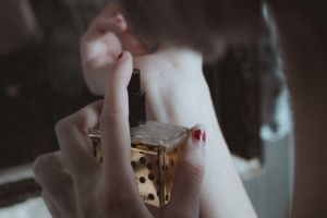 5 Rekomendasi parfum high end terbaik untuk wanita