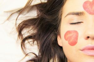 10 Tips merawat wajah secara alami agar sehat dan tidak kusam