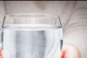 5 Manfaat minum air hangat saat bangun tidur, bikin makin sehat