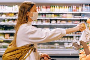 4 Tips aman berbelanja di supermarket selama pandemi