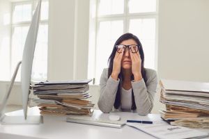 Apakah kamu sedang mengalami burnout? Yuk, kenali lebih dalam
