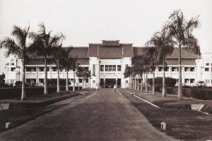 Dinamika kota dan arsitektur bangunan Surabaya abad 18-20