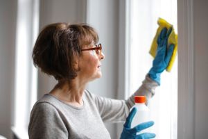 7 Pekerjaan rumah tangga yang bisa kamu lakukan buat bantu orang tuamu