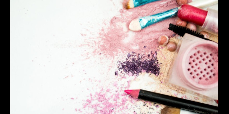 3 Zat kimia dalam makeup ini bisa picu munculnya kanker payudara