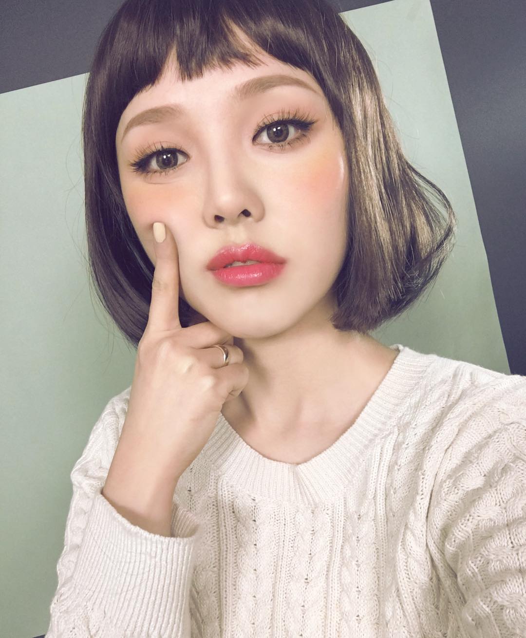 5 Gaya rambut ala Beauty Vlogger Korea Pony, tetap kece dan hits