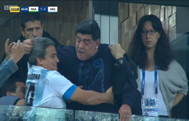 Ekspresi gokil Diego Maradona merayakan gol kemenangan Argentina