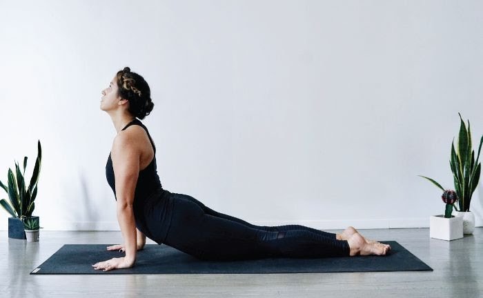 14 Gerakan yoga ini bisa dilakukan jika seharian duduk di kantor