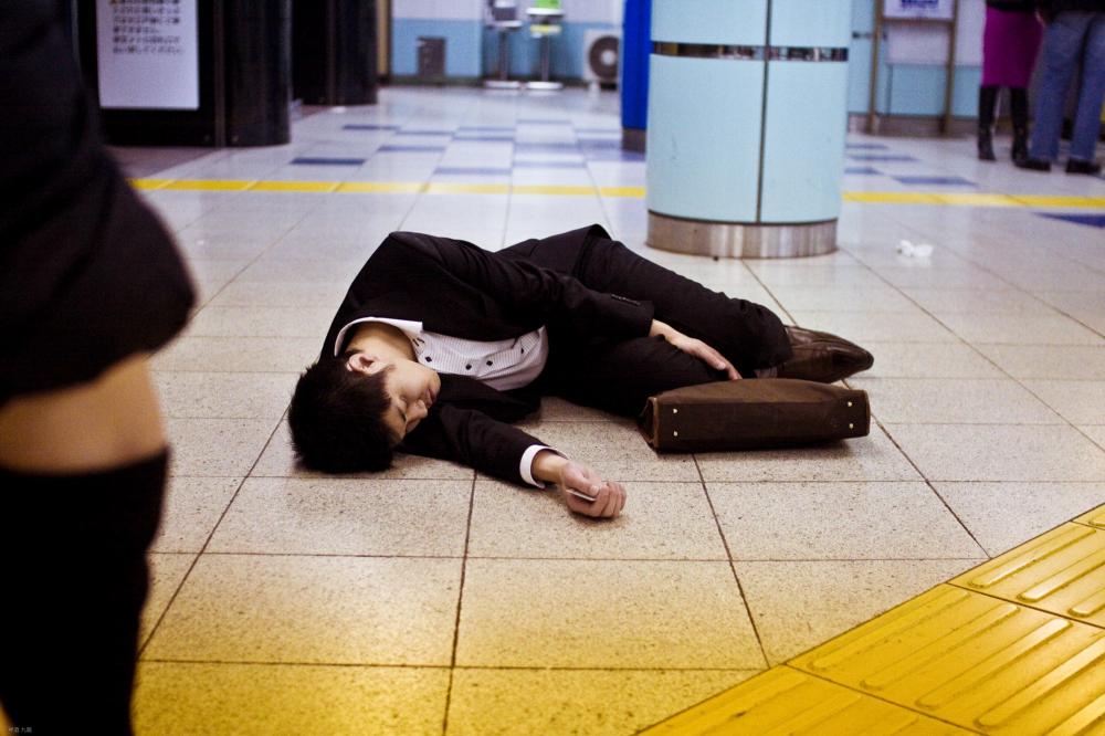 Kerja 12 jam lebih sehari, orang Jepang makin kekurangan waktu tidur