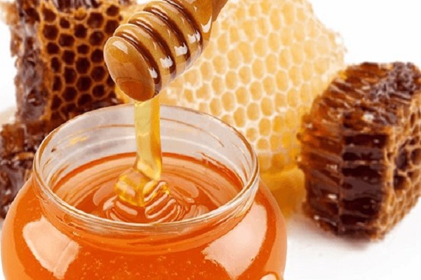 Manfaat madu untuk kesehatan dan kecantikan yang tak kamu sadari