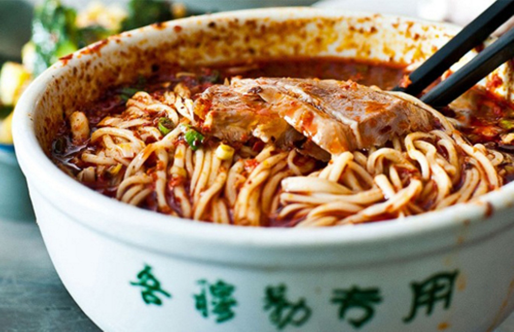 Berencana pergi ke China, 4 etika makan ini perlu kamu perhatikan