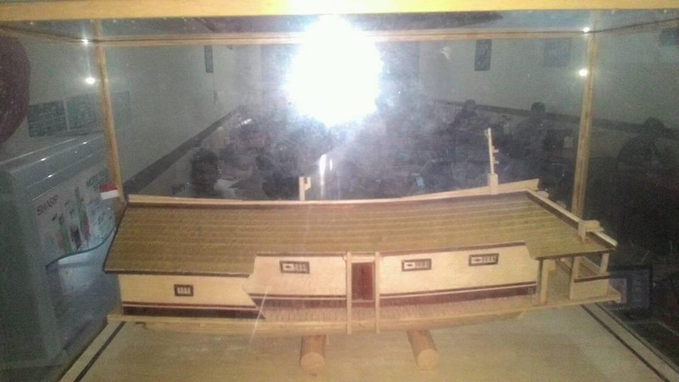 Inilah pengrajin miniatur Kapal Bandong yang dapat Upakarti dari SBY
