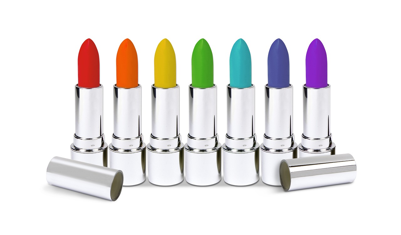 4 Rekomendasi paduan lipstik untuk hasilkan ombre lips menawan