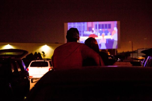 Drive-in movie theater, pilihan pengganti bioskop di masa pandemi