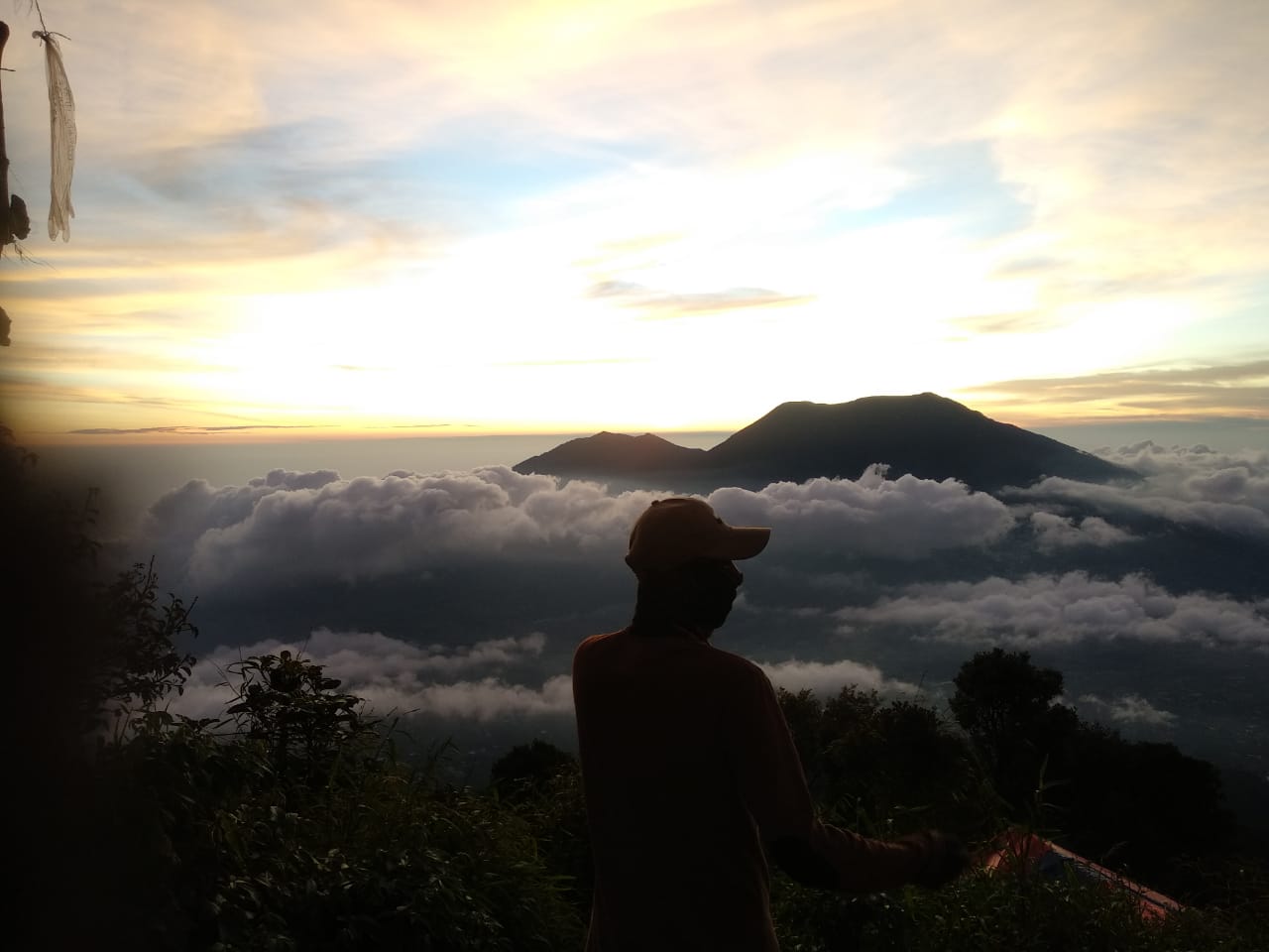 Pendakian pertama ke Gunung Marapi, Sumatra Barat