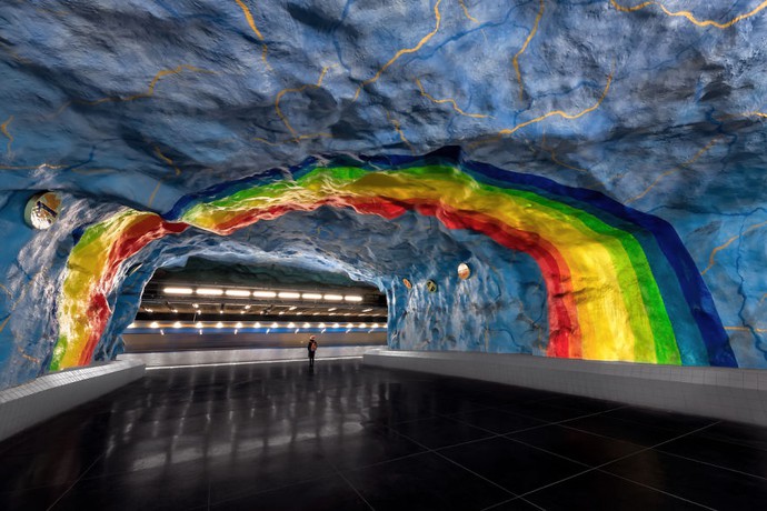 Swedia punya stasiun MRT yang jadi galeri seni terpanjang di dunia!