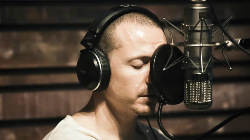https://kumparan.com/anissa-maulida/7-vokal-terbaik-chester-bennington-linkin-park