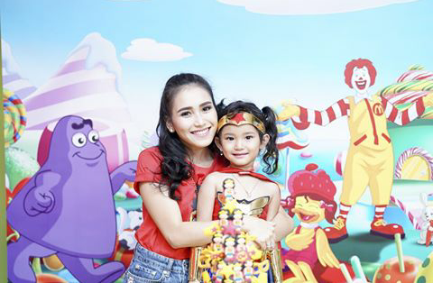 Tak harus mewah, ulang tahun anak Ayu Ting Ting ini tetap meriah