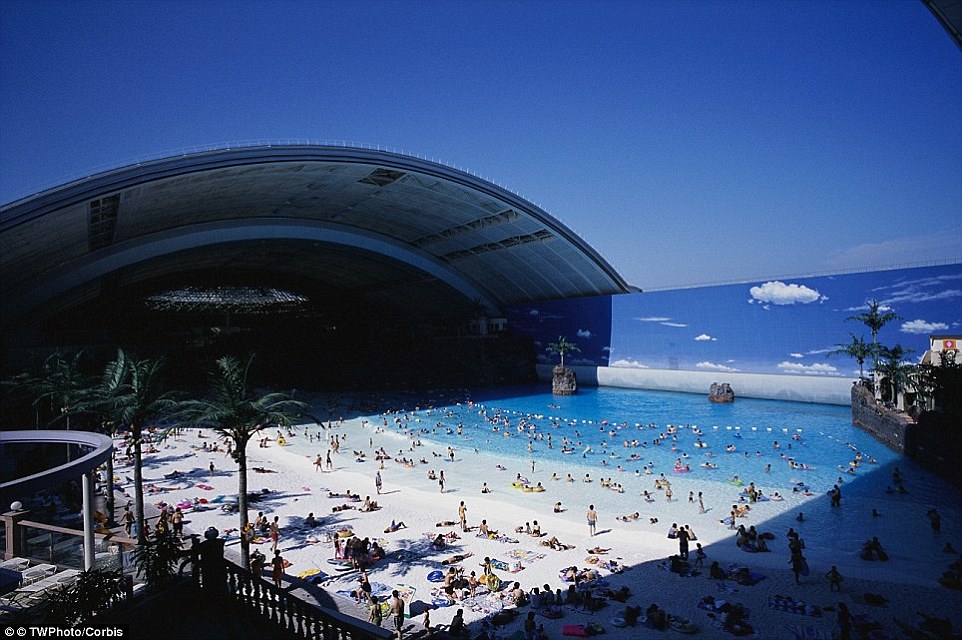 7 Potret Seagaia Ocean Dome, pantai indoor terbesar di dunia