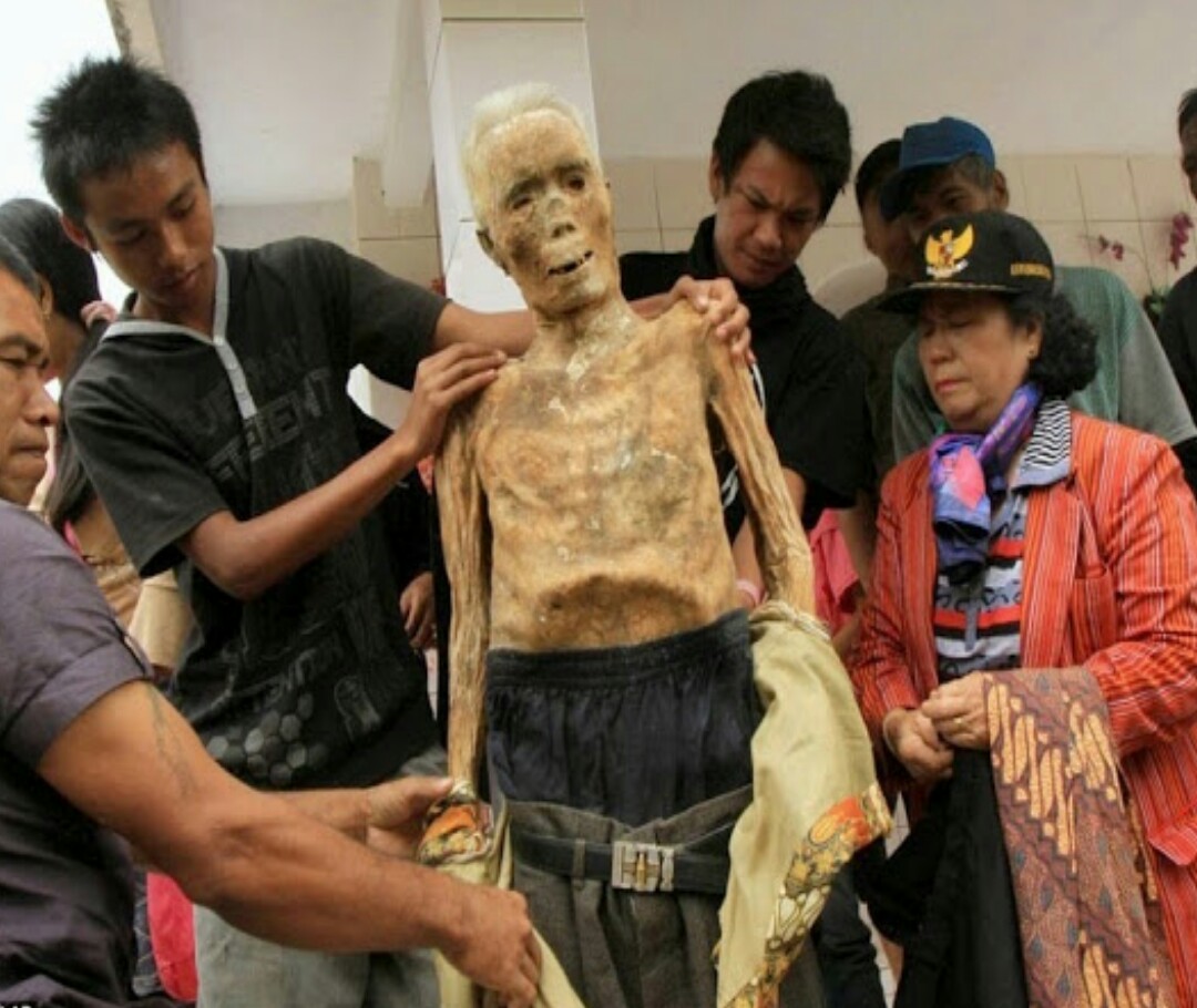 7 Potret ritual penguburan di Tana Toraja, unik banget