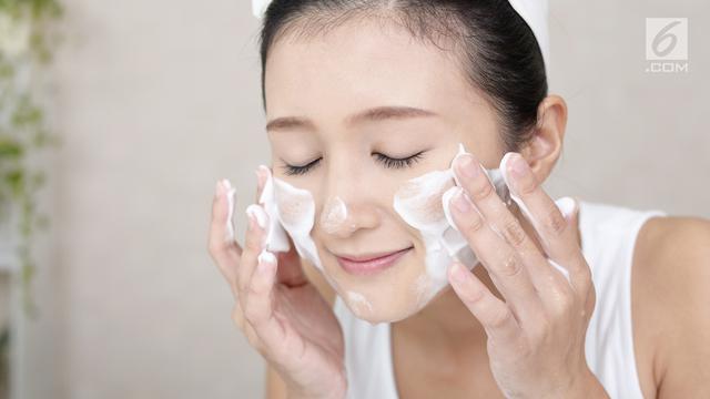 7 Perawatan wajah sebelum tidur ini bikin kulit wajah makin cerah