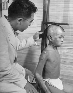 Kisah haru kakak-adik korban bom atom Hirosima dan Nagasaki