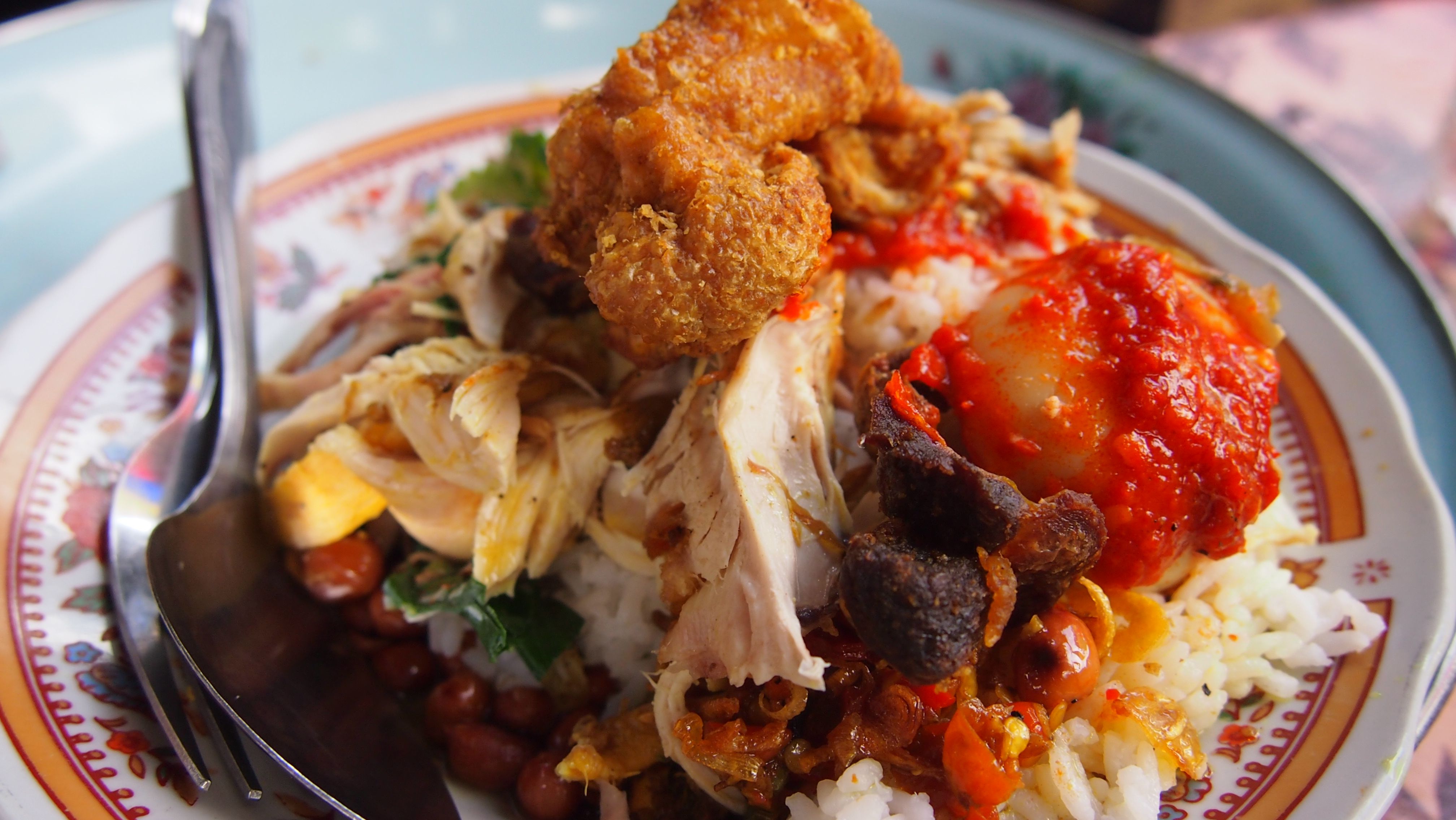 10 Makanan Bali yang memanjakan lidah pelancong domestik & mancanegara