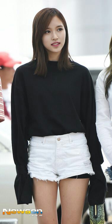 9 Potret cantiknya member TWICE Myoui Mina